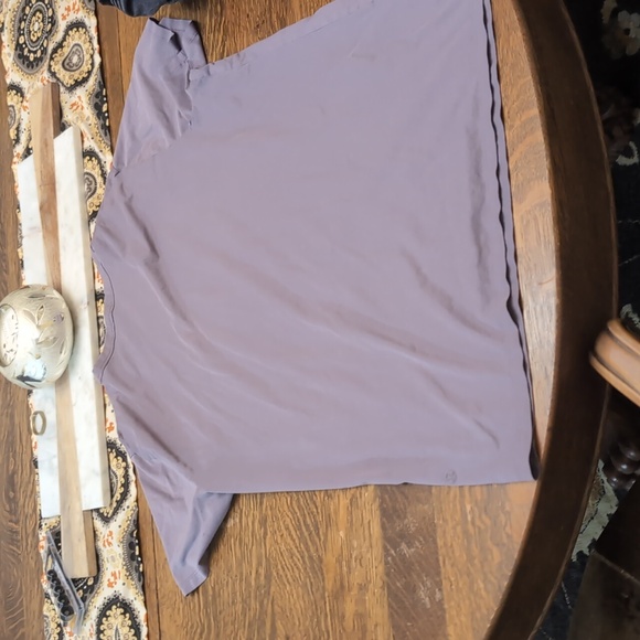 Men's Lululemon Top - Picture 2 of 5